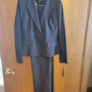 Anne Klein Suit. Navy. Size 6.